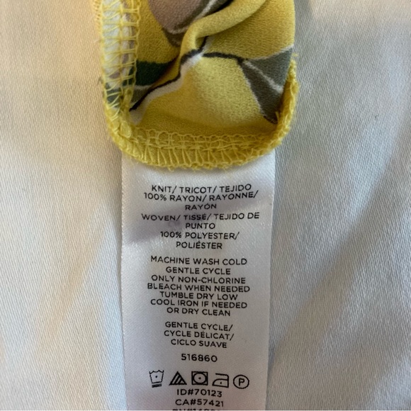 LOFT Women’s Floral Mixed Media Button Down Shell - Picture 3 of 5